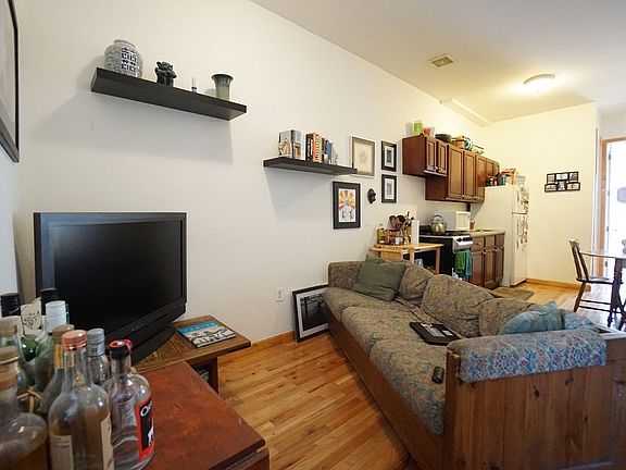 3rd image of 235 Troutman St APT 2R