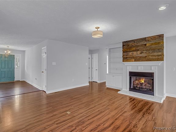 5th image of 47 Roseberry Ln