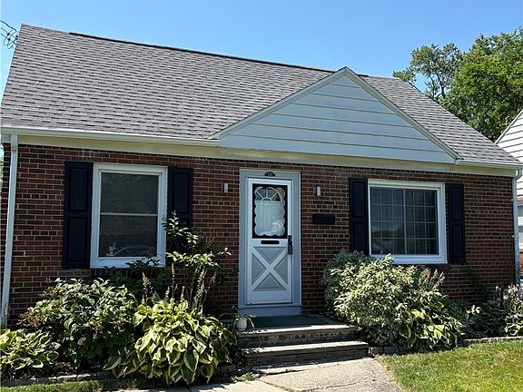 3rd image of 233 Russell Ave
