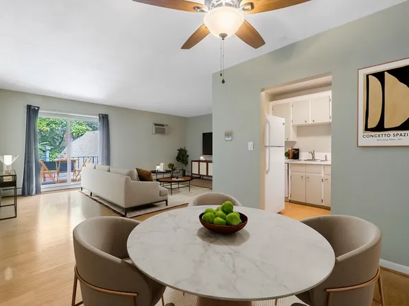 111 Grove St APT 11, West Roxbury, MA 02132