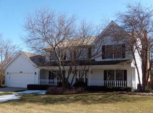 928 Springhaven Dr, Libertyville, IL 60048