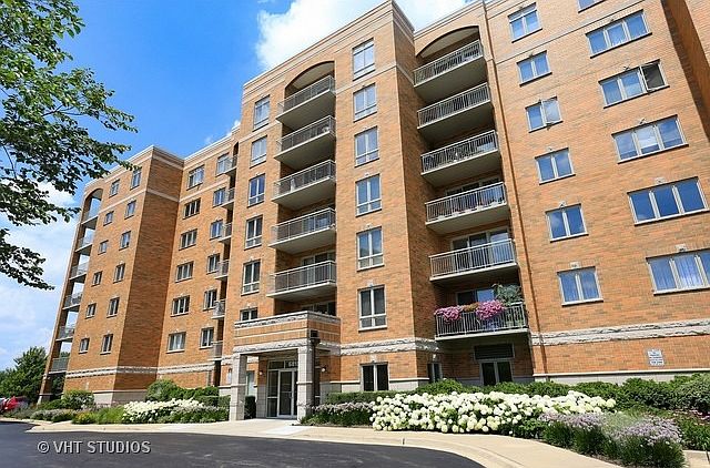 1st image of 6815 N Milwaukee Ave APT 401