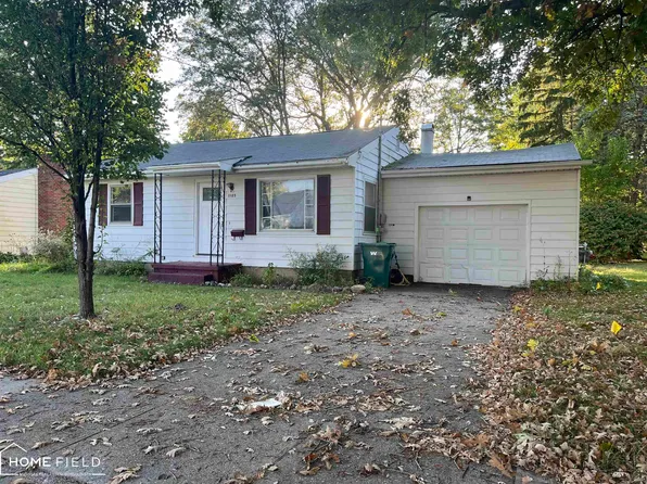 1105 N Dewey St, Owosso, MI 48867