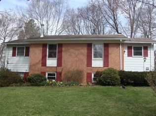 8220 Bucknell Dr, Vienna, VA 22180