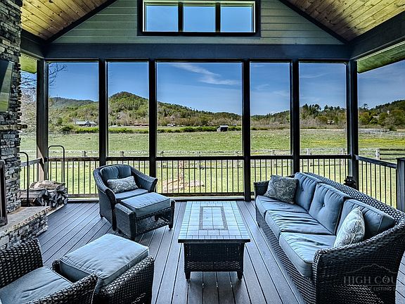 3rd image of 214 Pasture Lane