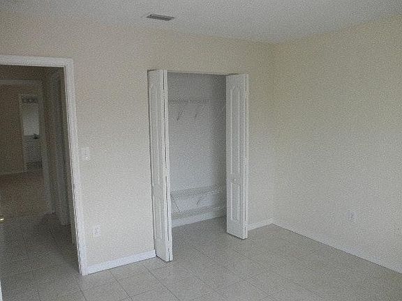 11. Bedroom w. 1 closet