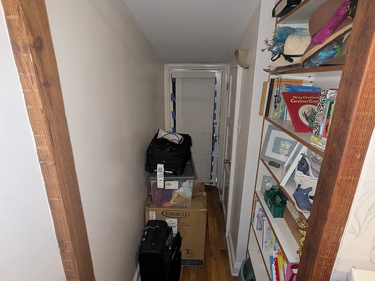 938 Moss St — Photo 19