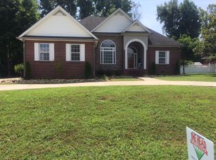 471 Charleston Dr, Cookeville, TN 38501