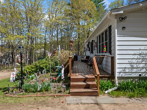 4th image of 95 Albany Avenue