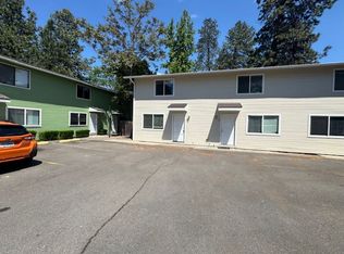 600 W 1st St #9, Phoenix, OR 97535