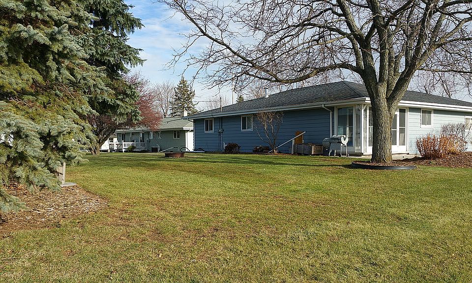 2nd image of 833 S Nash St