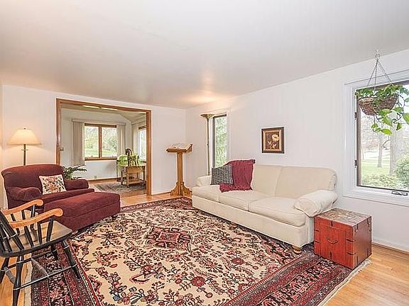 4th image of 784 Kuehnle Ave
