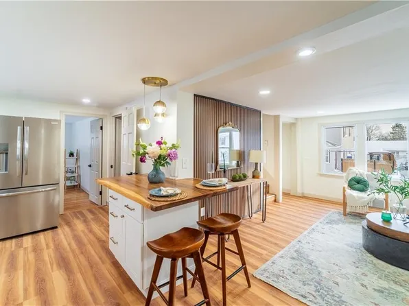 134 Dexter St, Cumberland, RI 02864