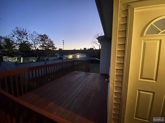 2nd image of 2-30 Hartley Pl Unit B