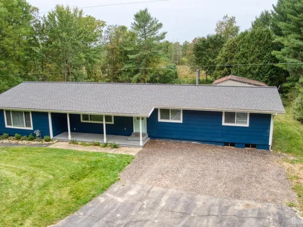 2329 Hoppe Rd, Chelsea, MI 48118