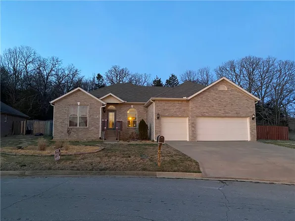 656 W Foothills Dr, Fayetteville, AR 72701