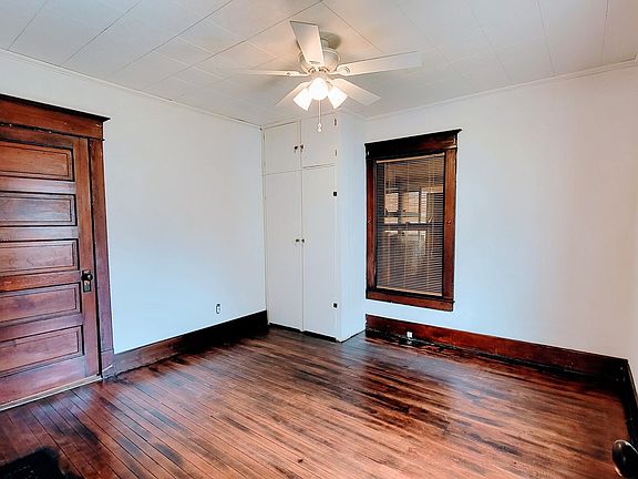 4th image of 206 Oak St #1