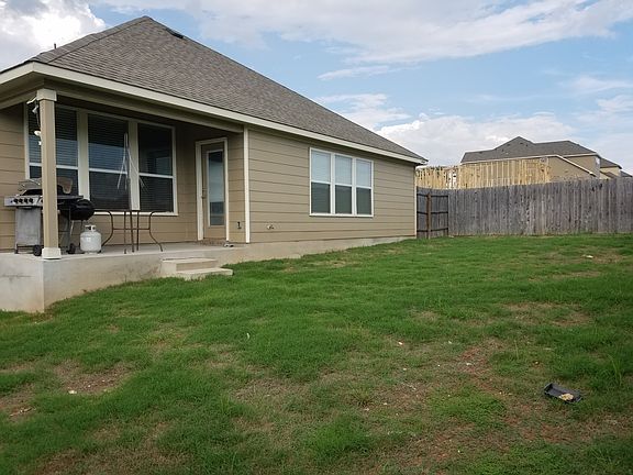 3rd image of 806 Green Meadow Dr