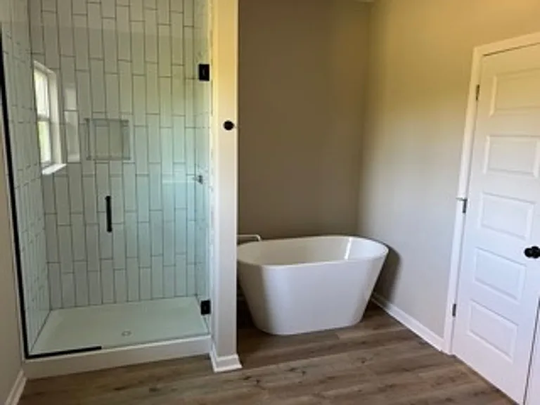 6407 Wildwood Ct — Photo 3