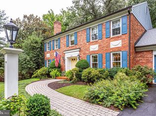 208 Falcon Ridge Rd, Great Falls, VA 22066