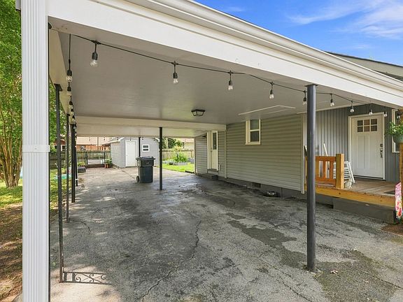 3rd image of 608 Florence Ave