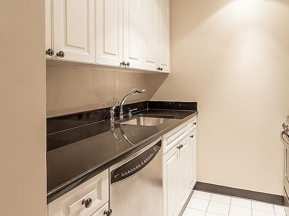 4th image of 182 E 95th St APT 15E