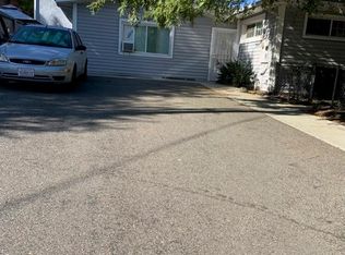 866 Newport Dr, Vista, CA 92084