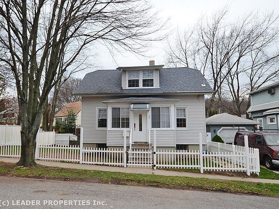 3rd image of 45 Aymar Ave