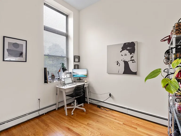 80 Beaumont St #204 — Photo 17
