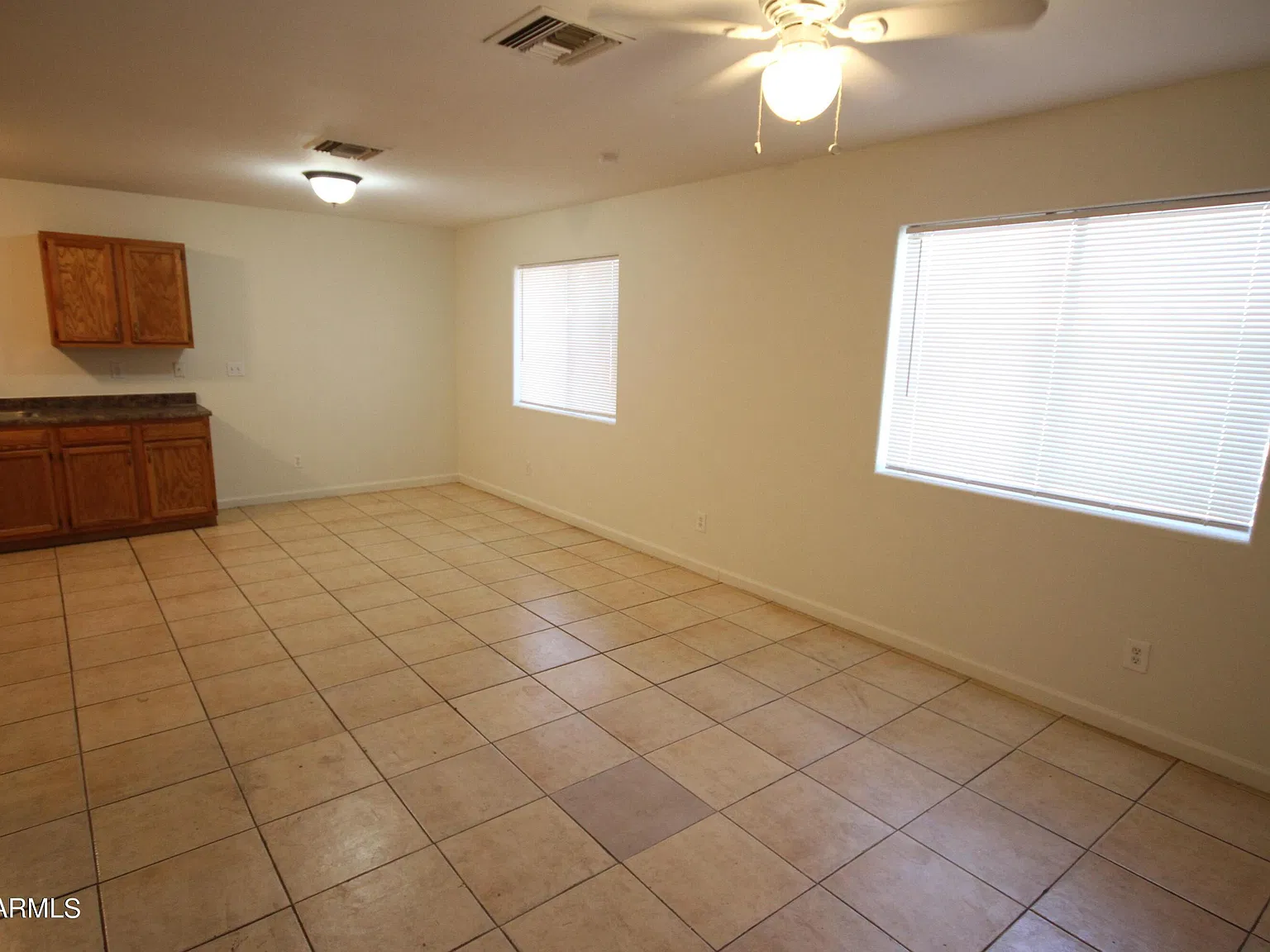 4 bed, 2.0 bath, 1140 sqft, $1,800 — Photo 3