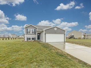 14654 Ivorystone Dr NE, Cedar Springs, MI