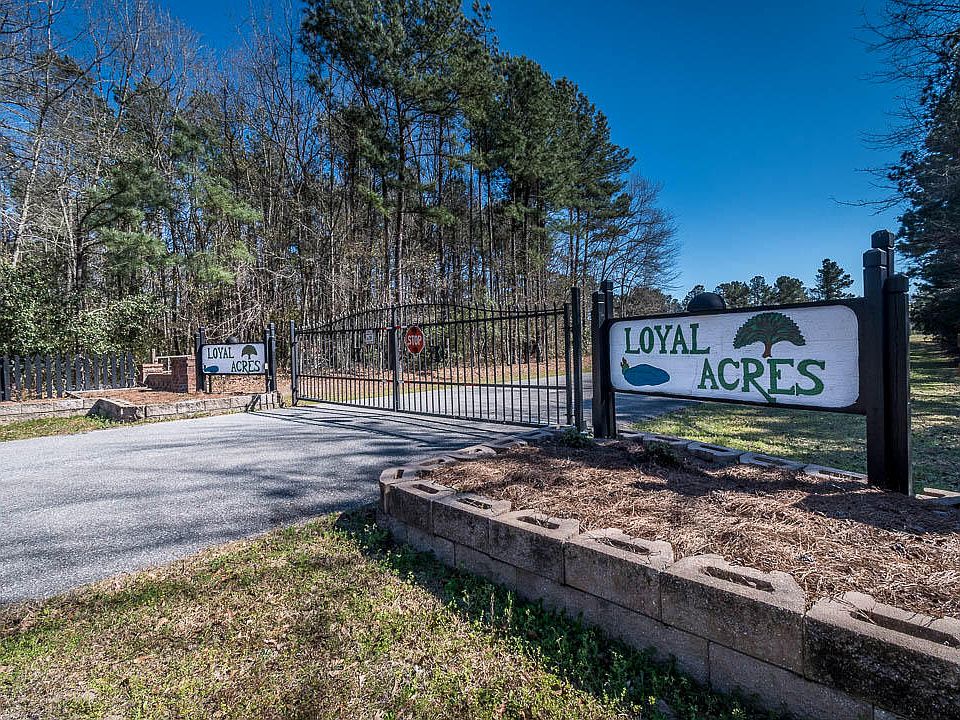 2nd image of 511 Sugar Loaf Rd