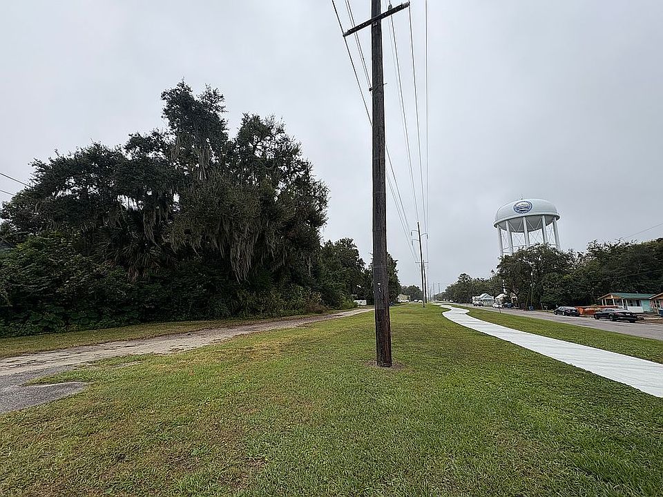 2nd image of 924 Martin Luther King Jr Blvd