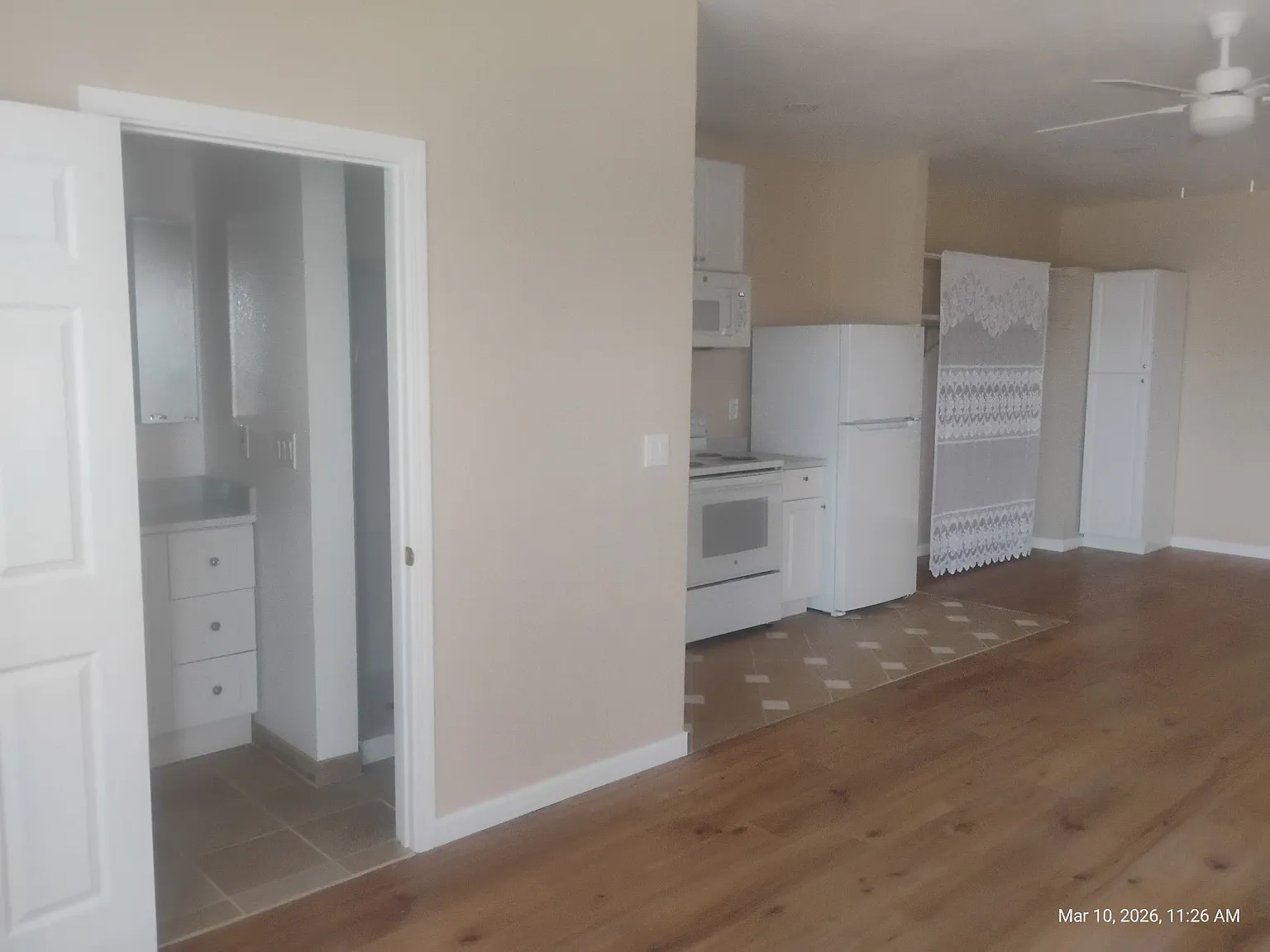Studio, 700 sqft, $1,700 — Photo 4