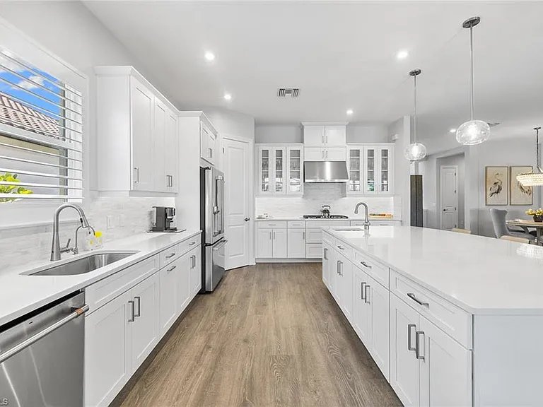 15345 Aprile St — Photo 6