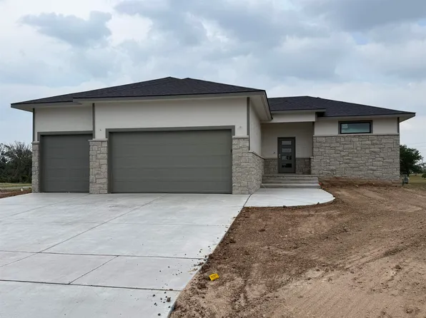 946 N Main St, Goddard, KS 67052