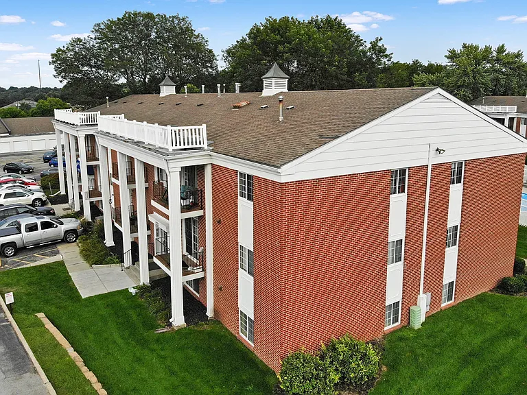 Westwood Apartments — Photo 19