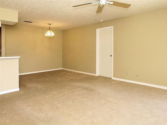 3rd image of 8903 Eagleview Dr #1