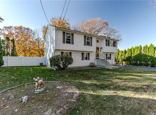 5 Kingston St, Johnston, RI 02919
