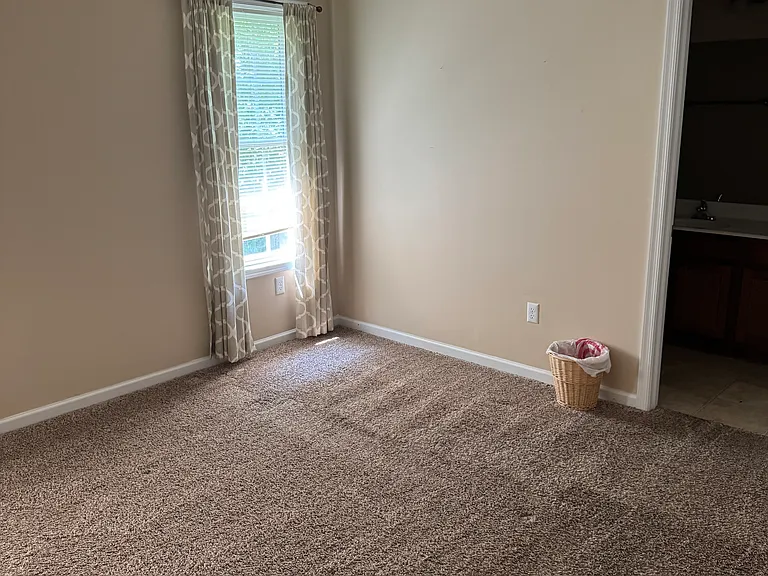 110 Aaron Pl — Photo 4