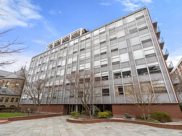 70 Park St APT 75, Brookline, MA 02446