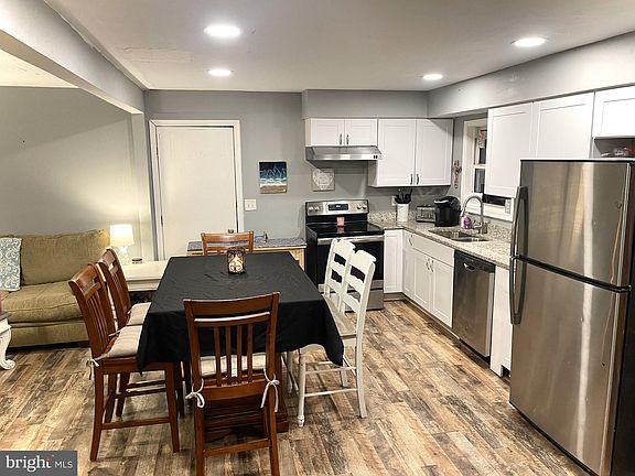 3rd image of 26290 Riverview Dr