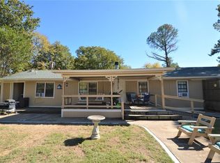 1624 E Crestway Dr, West Tawakoni, TX 75474