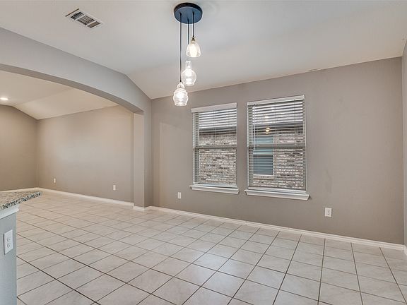 5th image of 877 Darst Dr