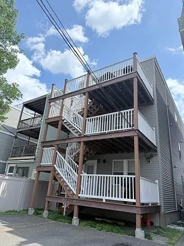 866 E 2nd St #3 — Photo 11