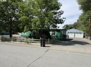 616 NW Bridge St, John Day, OR 97845