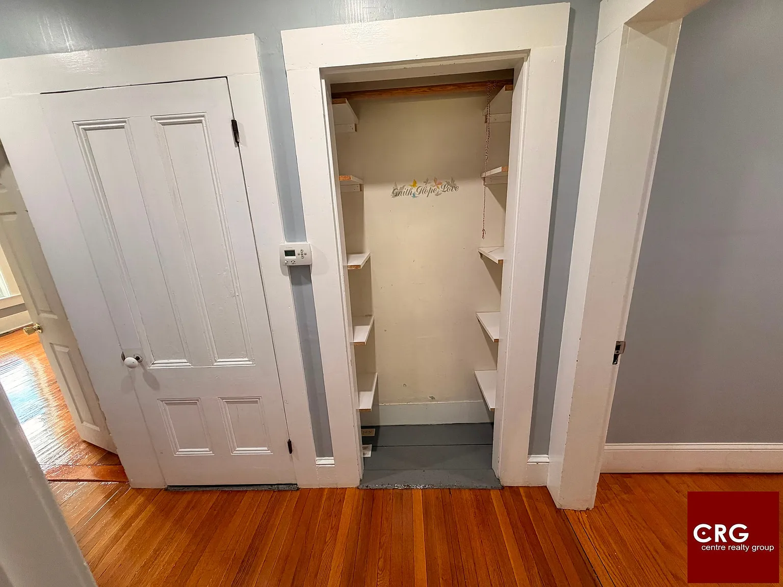 4 bed, 1.0 bath, $3,200 — Photo 2