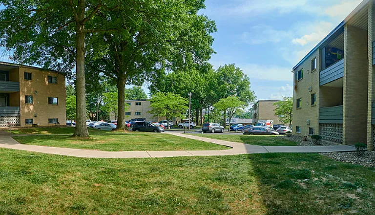Seven Oaks Apartments — Photo 45