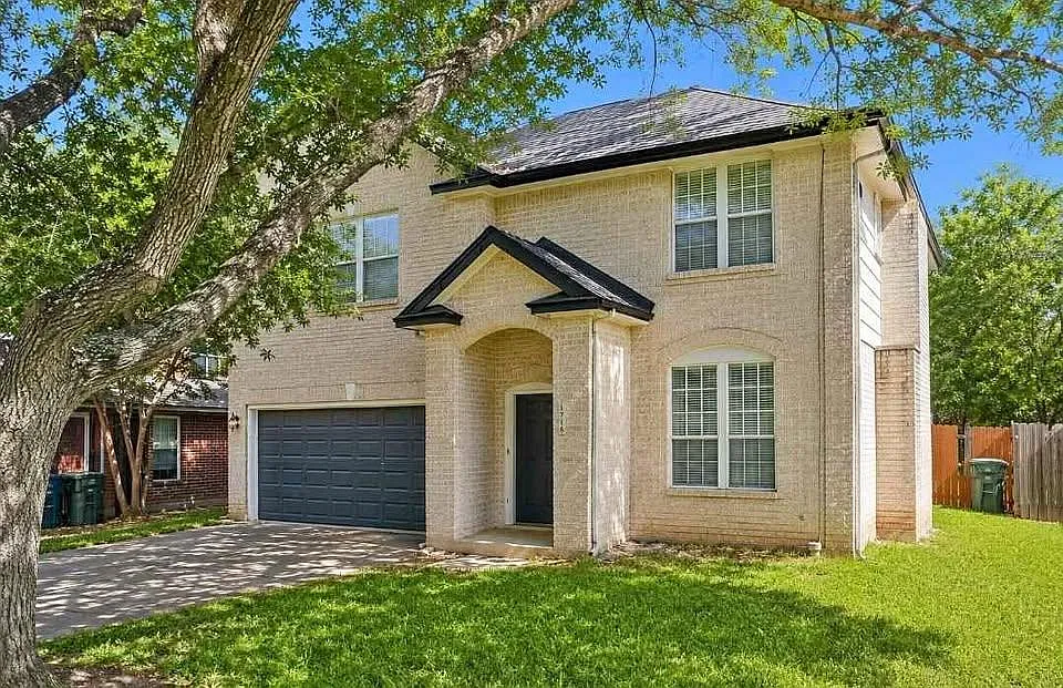 3 bed, 2.5 bath, 1740 sqft, $2,200 — Photo 1