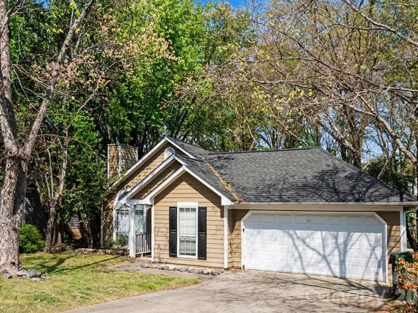 5513 Southminster Ln, Charlotte, NC 28216